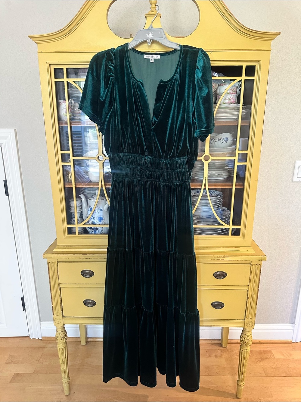 Emerald Green Velvet Maxi Dress - Picture 3 of 4